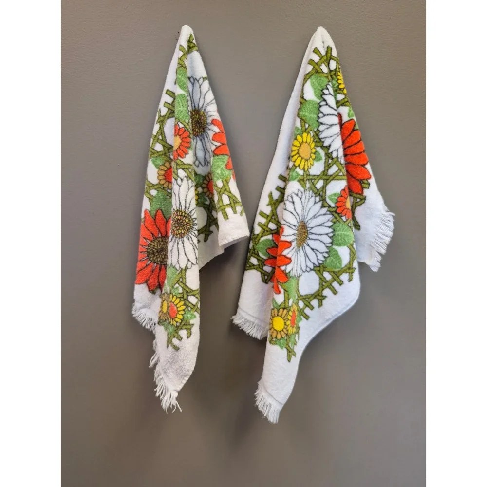 Vintage Floral Hand Towels Set of 2 Fringe Retro Daisy Orange MCM Bathroom Decor